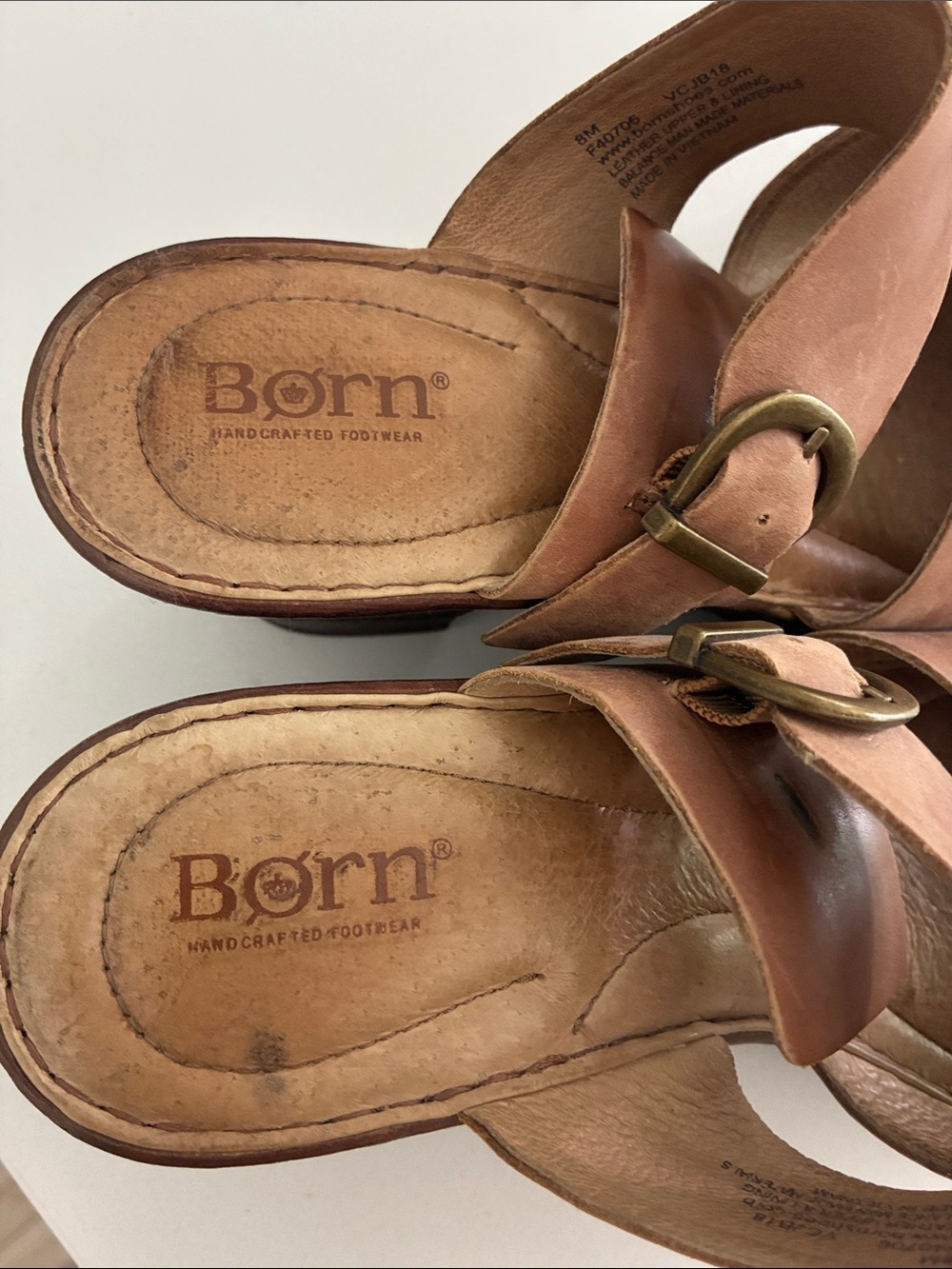 BORN EUC Wmn’s Genuine Leather Double-Band Buckle Slide Sandals in Cognac Size 8 - Picture 7 of 13